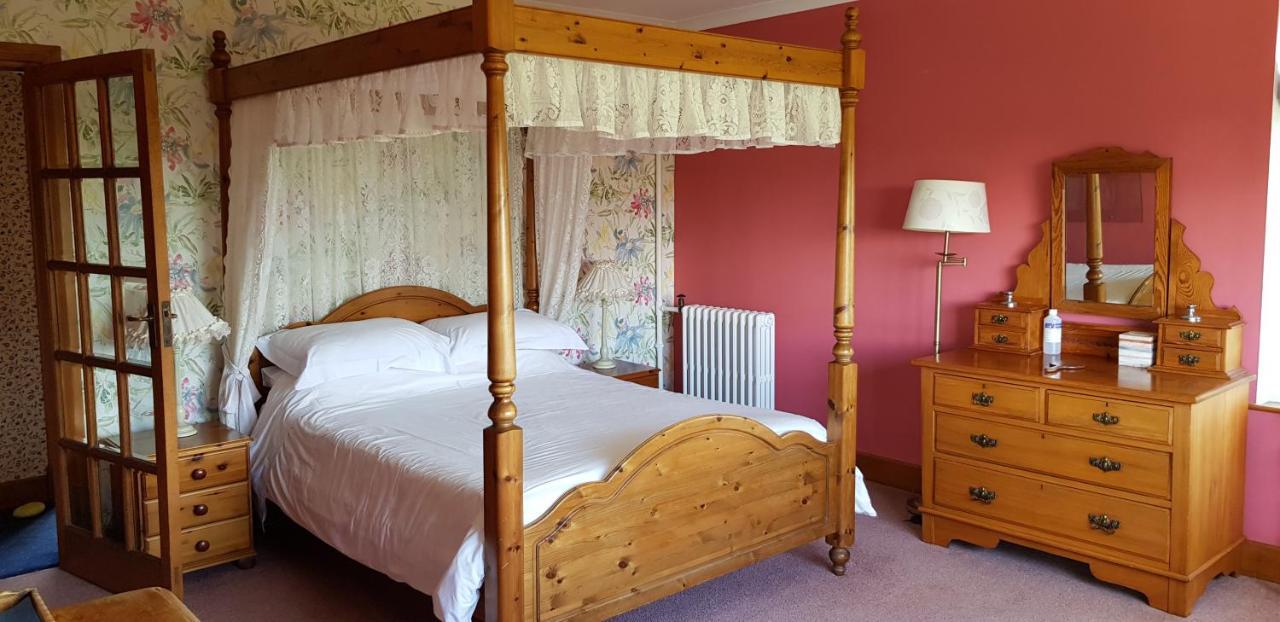 Wychwood House Bed & Breakfast Penally Exterior photo